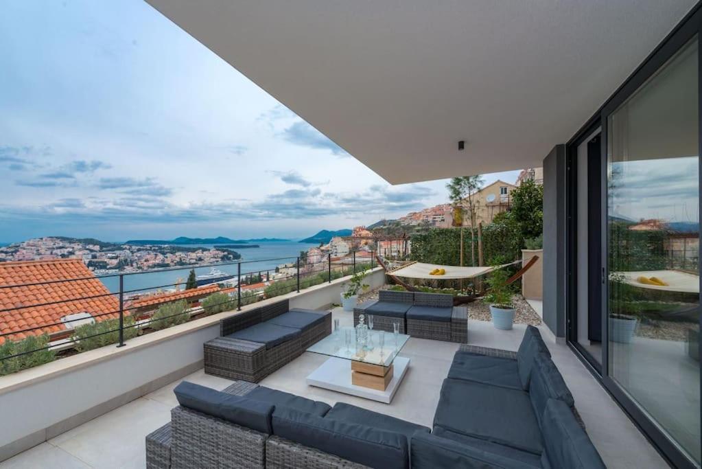 Walking Distance Old Town 120M2,Garden,View,Garage Apartment Dubrovnik Luaran gambar
